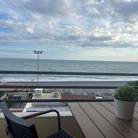 Maravilloso Apartamento En Primera Linea De Playa Con Vistas Al Mar En Caleta De Velez 2 D Экстерьер фото