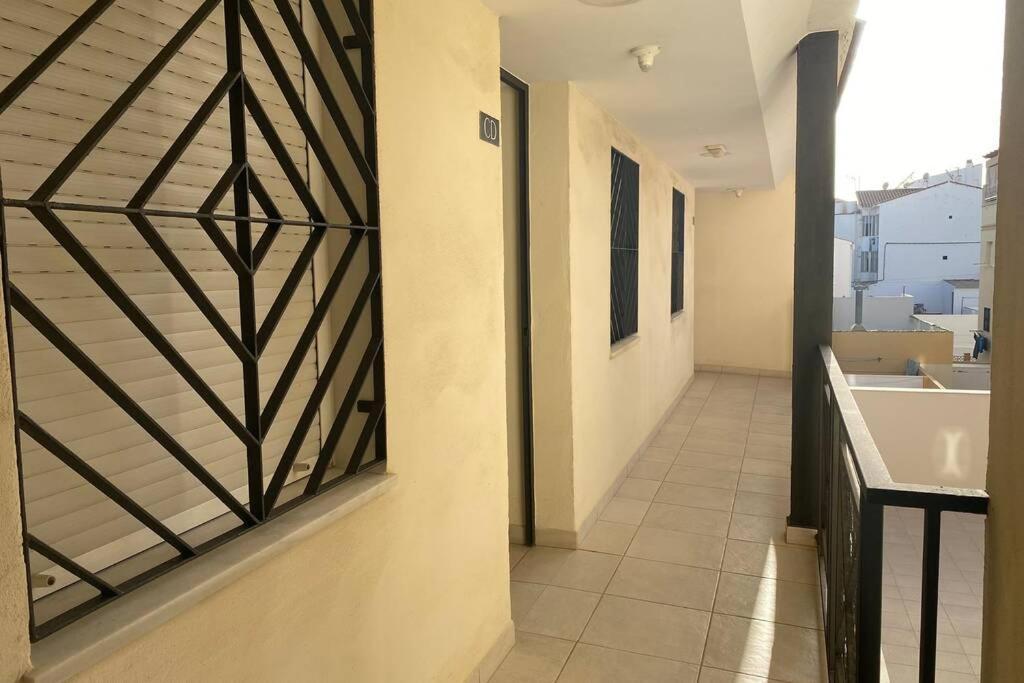 Maravilloso Apartamento En Primera Linea De Playa Con Vistas Al Mar En Caleta De Velez 2 D Экстерьер фото