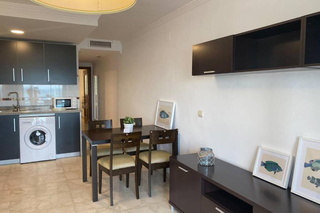 Maravilloso Apartamento En Primera Linea De Playa Con Vistas Al Mar En Caleta De Velez 2 D Экстерьер фото